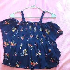 Medium no boundaries shirt